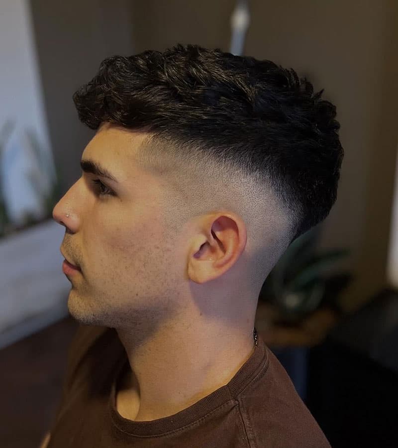 Taper με καθαρές άκρες και καθημερινό styling.